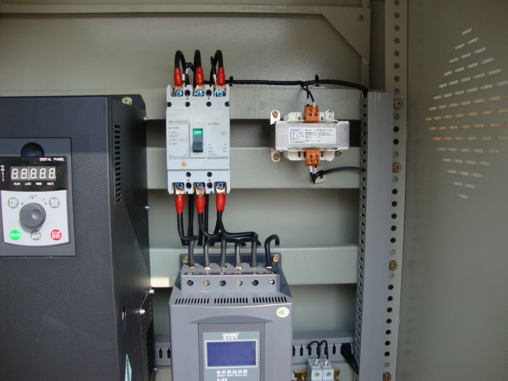 水泵变频器控制柜：智能供水的核心枢纽