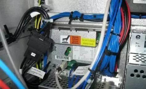 工业机器人控制柜：智能智造的核心枢纽