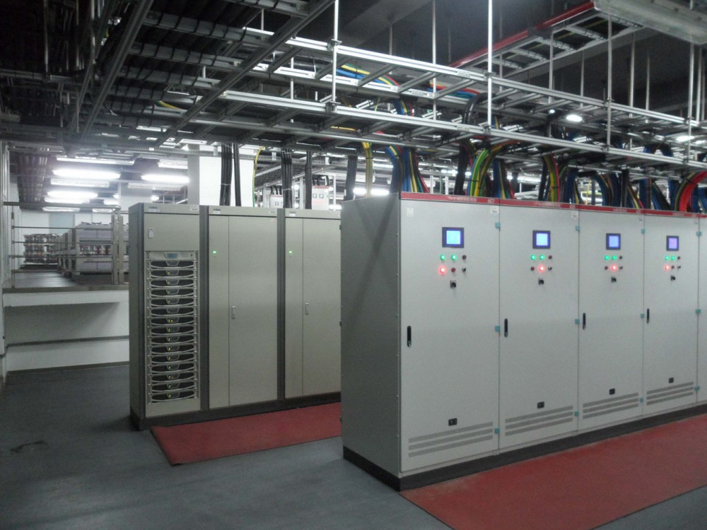 工厂配电柜：工业用电的