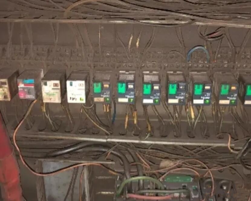 配电柜积灰的危害与清洁防护指南